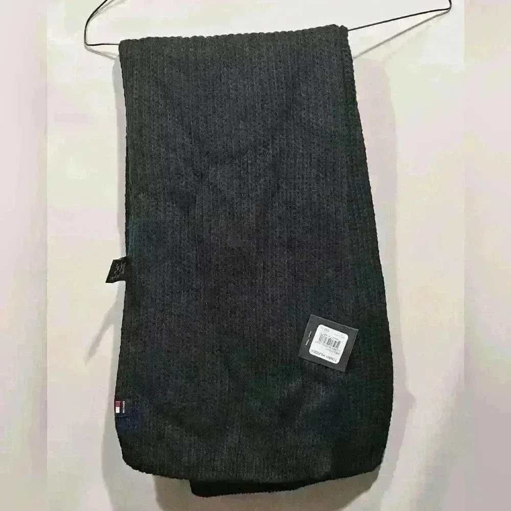 Tommy Hilfiger Black Knit Scarf - Picture 4 of 4